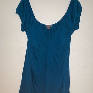 Nice blue off the shoulder dress!